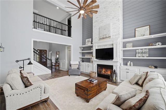 111 Brannon Dr, Canton, GA 30115