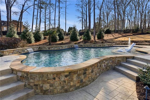 111 Brannon Dr, Canton, GA 30115