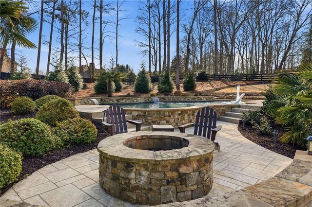 111 Brannon Dr, Canton, GA 30115