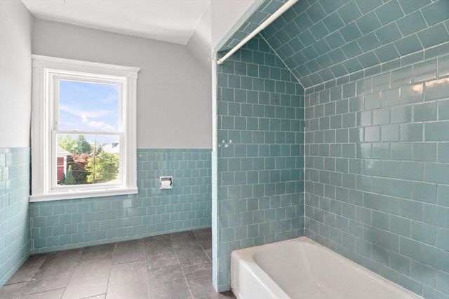 6 Cliff Street, Lynn, MA 01905