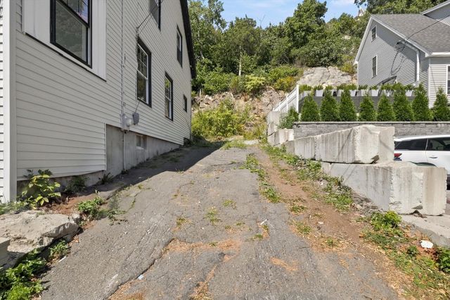 6 Cliff Street, Lynn, MA 01905
