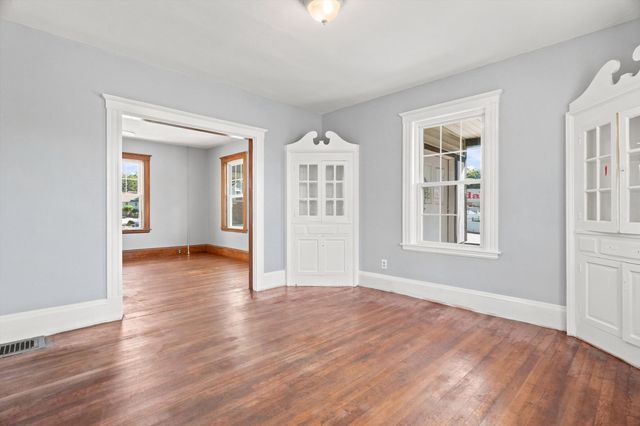 6 Cliff Street, Lynn, MA 01905