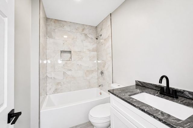 19 Mason St, Taunton, MA 02780