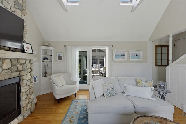 141 Martingale Lane, Plymouth, MA 02360