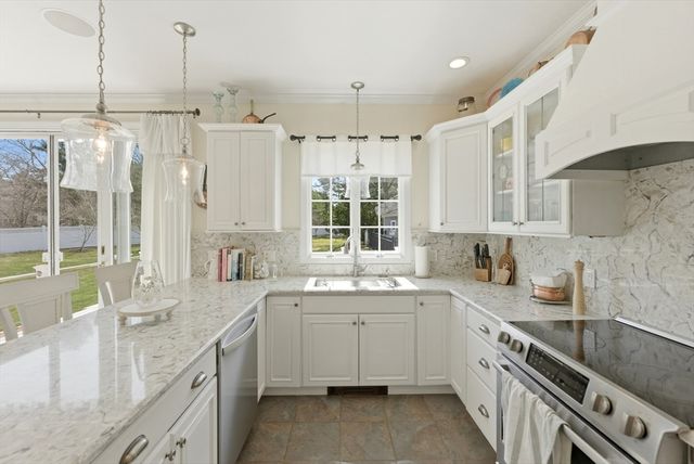 141 Martingale Lane, Plymouth, MA 02360