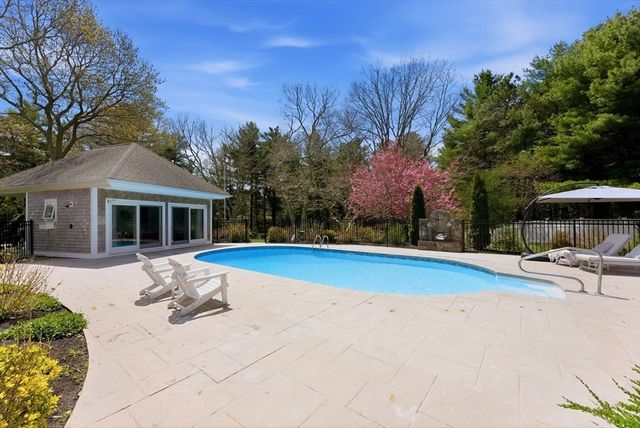 141 Martingale Lane, Plymouth, MA 02360
