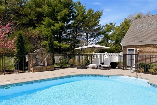 141 Martingale Lane, Plymouth, MA 02360