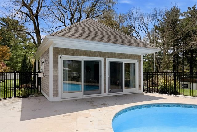 141 Martingale Lane, Plymouth, MA 02360