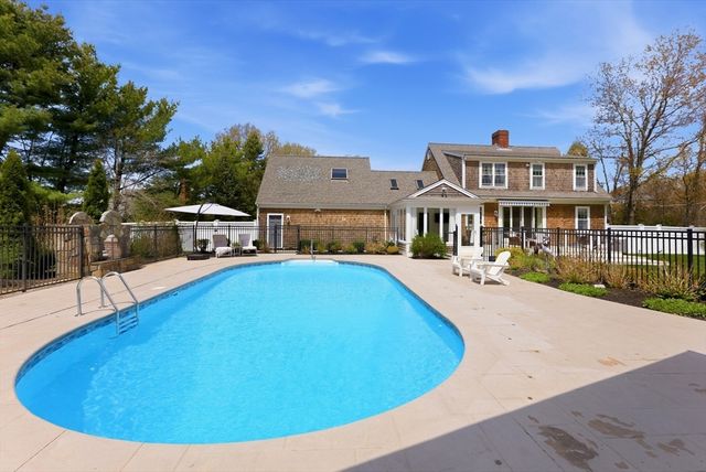 141 Martingale Lane, Plymouth, MA 02360