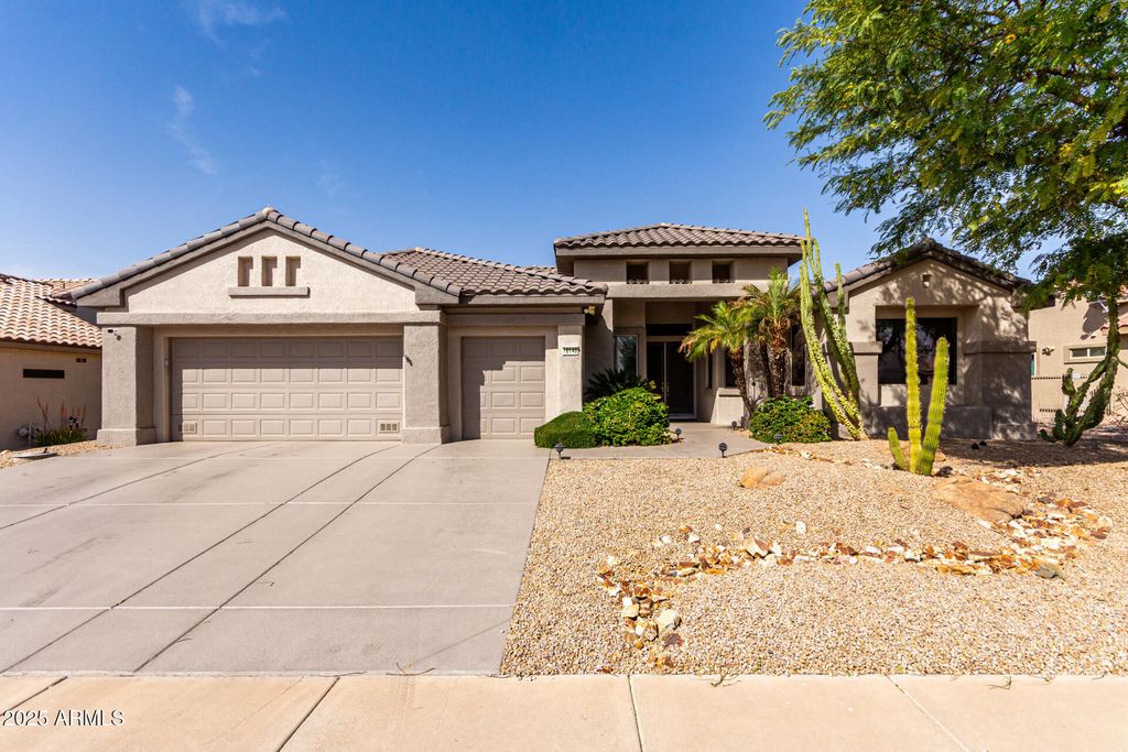 18140 N SADDLE RIDGE Drive, Surprise, AZ 85374