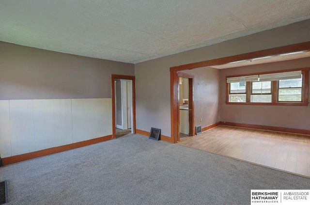 4072 Paxton Boulevard, Omaha, NE 68111