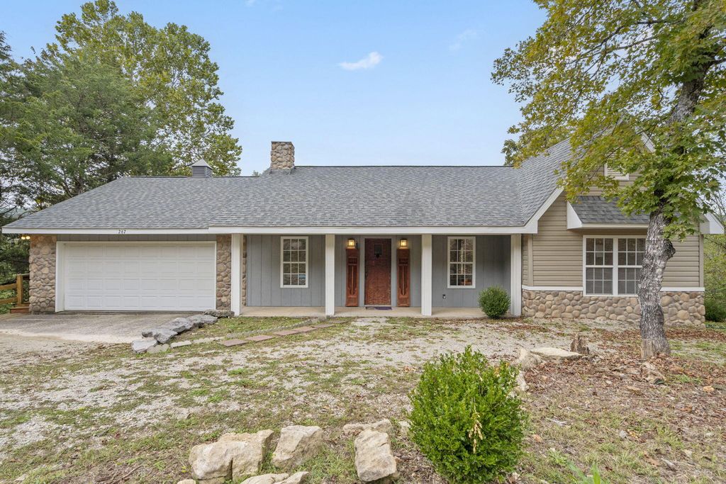 267 Blue Springs Lane, Branson West, MO 65737