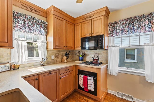 1311 Heidorn Avenue, Westchester, IL 60154