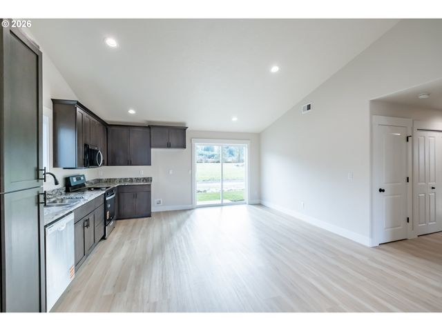 4410 KNOTTY PINE Ct, Sweet Home, OR 97386