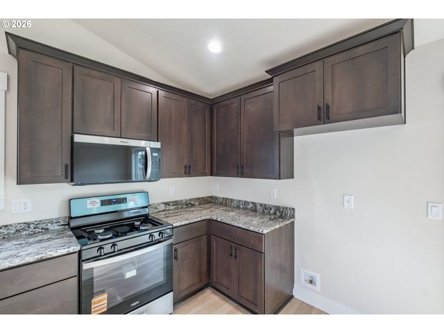 4410 KNOTTY PINE Ct, Sweet Home, OR 97386