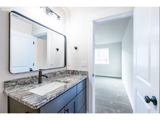 4410 KNOTTY PINE Ct, Sweet Home, OR 97386