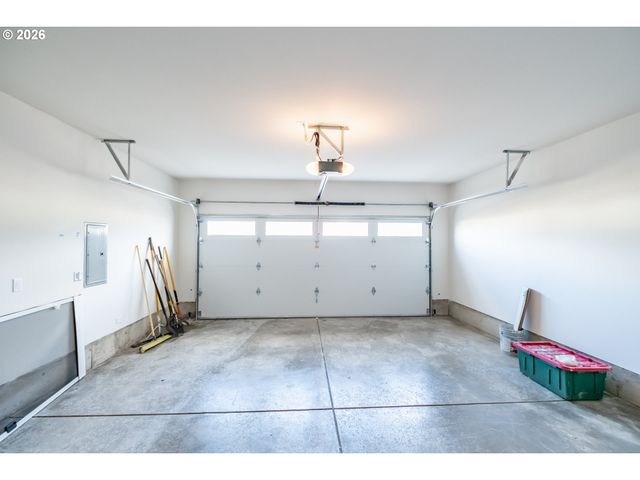 4410 KNOTTY PINE Ct, Sweet Home, OR 97386