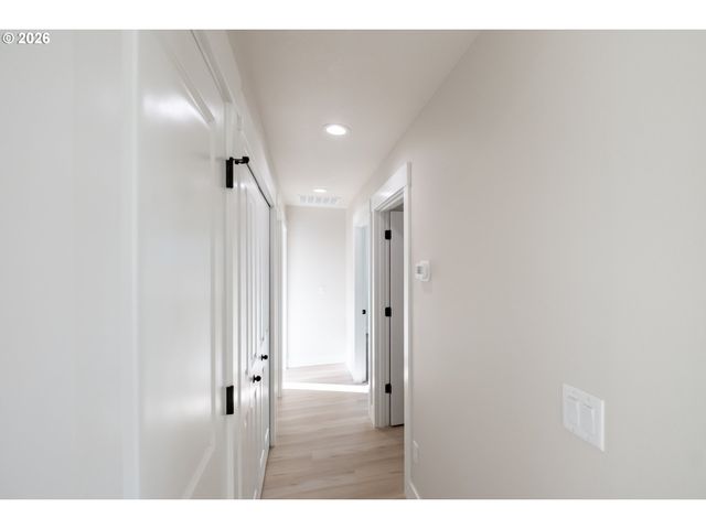 4410 KNOTTY PINE Ct, Sweet Home, OR 97386