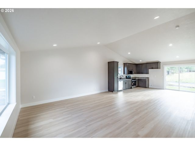 4410 KNOTTY PINE Ct, Sweet Home, OR 97386