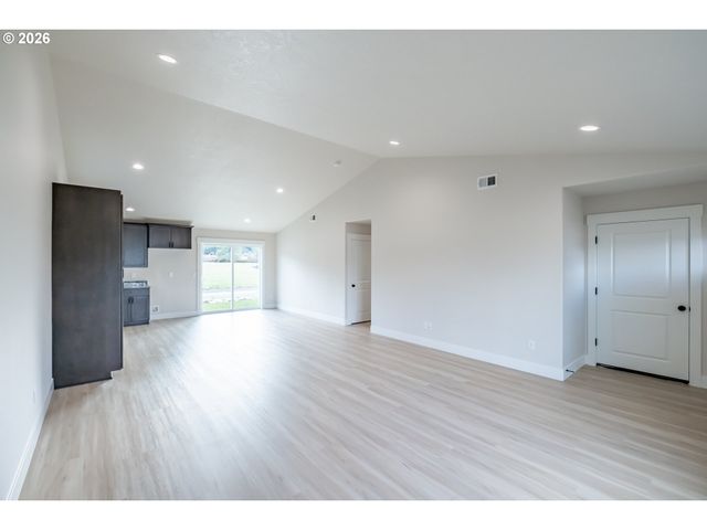 4410 KNOTTY PINE Ct, Sweet Home, OR 97386