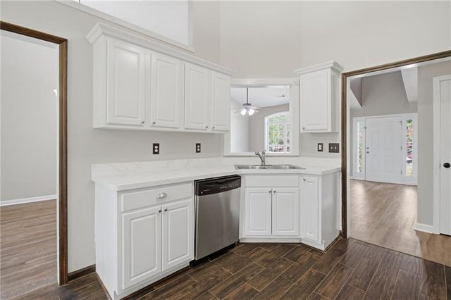6078 Hillsdale Circle, Flowery Branch, GA 30542