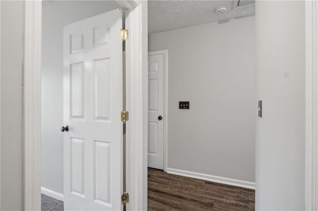 6078 Hillsdale Circle, Flowery Branch, GA 30542