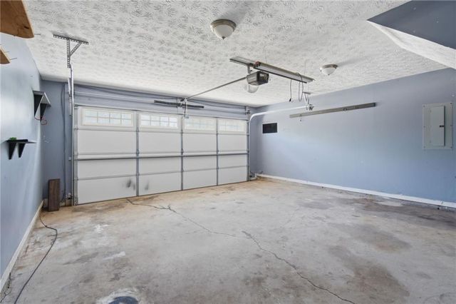 6078 Hillsdale Circle, Flowery Branch, GA 30542