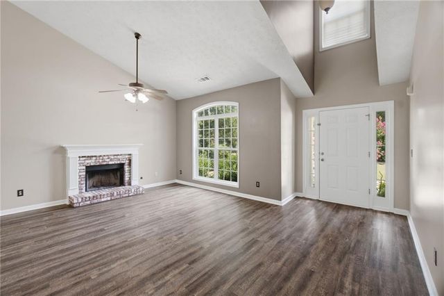 6078 Hillsdale Circle, Flowery Branch, GA 30542