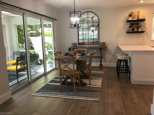 235 Lanchester CT 42, Naples, FL 34112