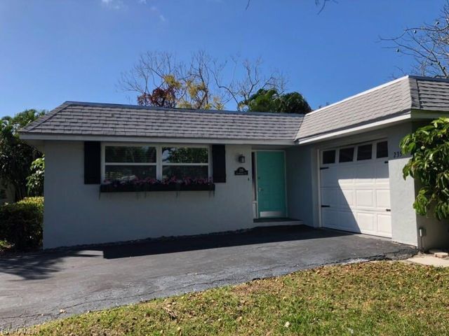 235 Lanchester CT 42, Naples, FL 34112
