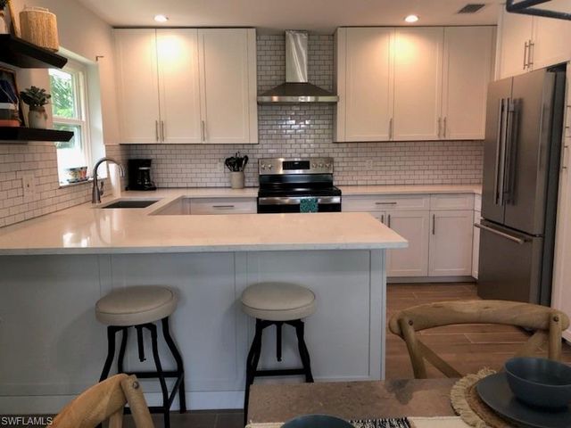 235 Lanchester CT 42, Naples, FL 34112