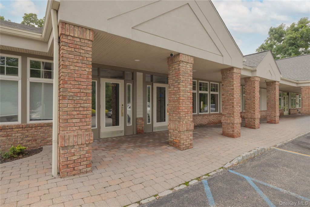 516 Route 303 Unit #5, Orangeburg, NY 10962 — photo 2