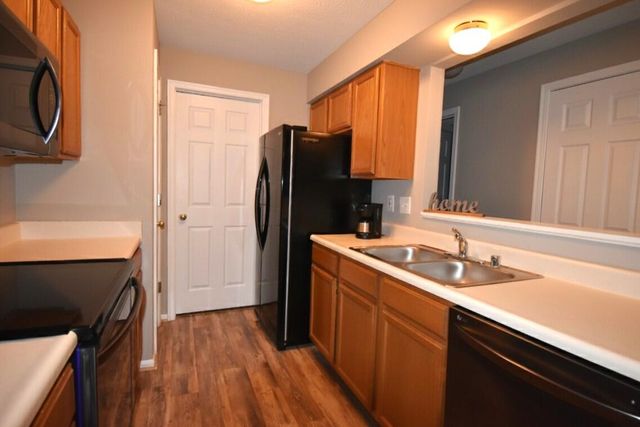 740 Valley Square Drive, 6H, Taylor Mill, KY 41015