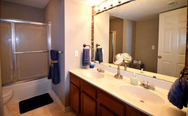 740 Valley Square Drive, 6H, Taylor Mill, KY 41015