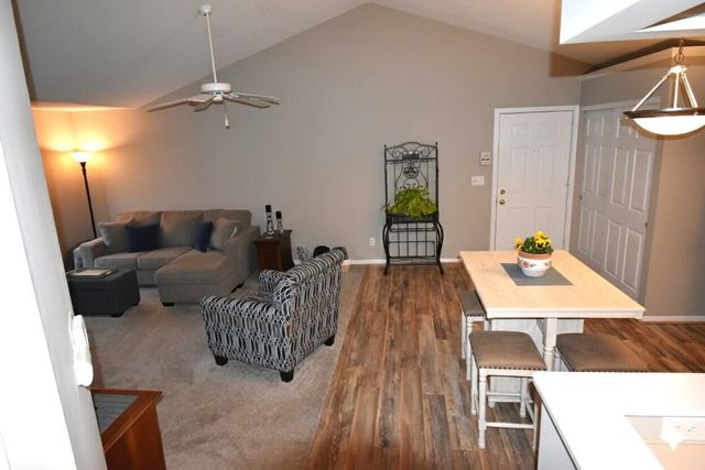 740 Valley Square Drive, 6H, Taylor Mill, KY 41015