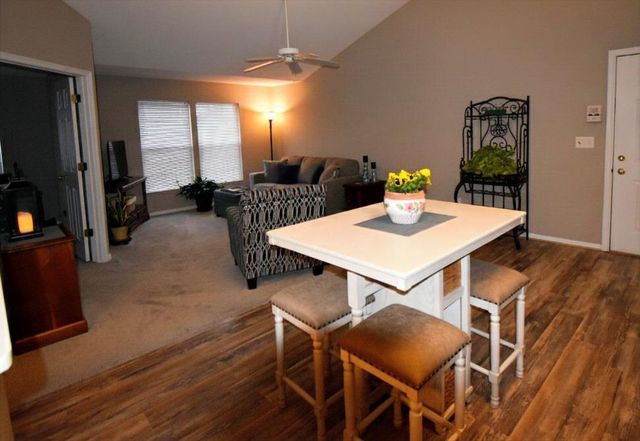 740 Valley Square Drive, 6H, Taylor Mill, KY 41015