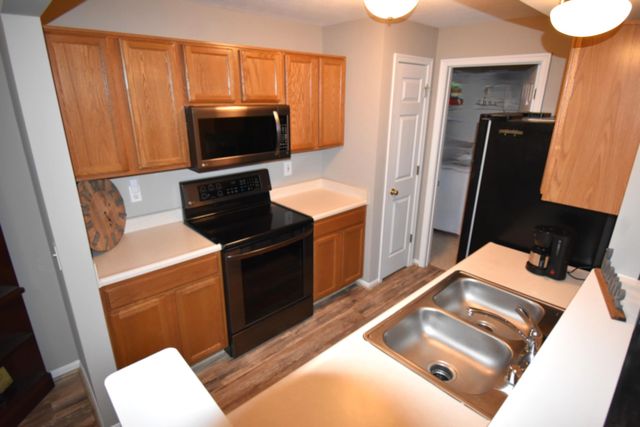 740 Valley Square Drive, 6H, Taylor Mill, KY 41015