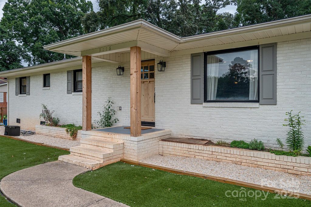 3116 Sunset Road, Charlotte, NC 28216