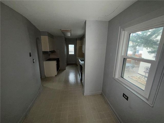 7336 Grand Avenue, Kansas City, MO 64114