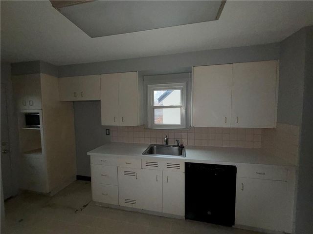 7336 Grand Avenue, Kansas City, MO 64114