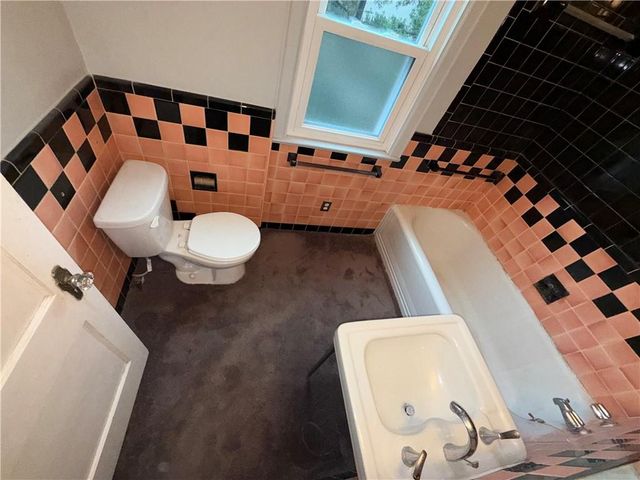 7336 Grand Avenue, Kansas City, MO 64114