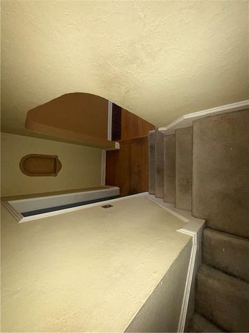 7336 Grand Avenue, Kansas City, MO 64114