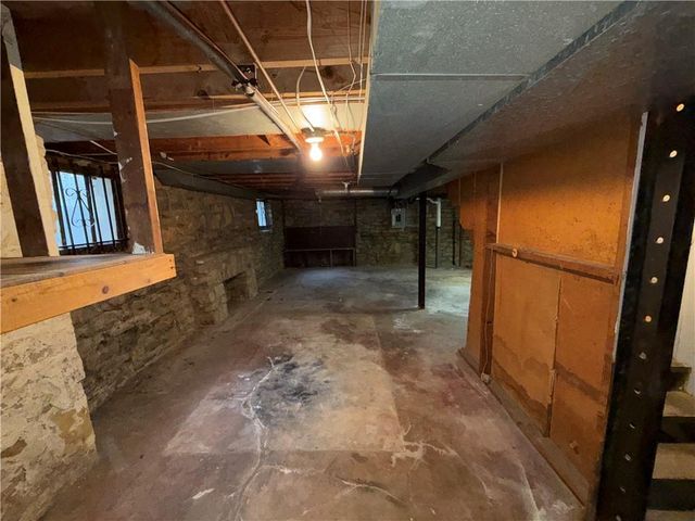 7336 Grand Avenue, Kansas City, MO 64114