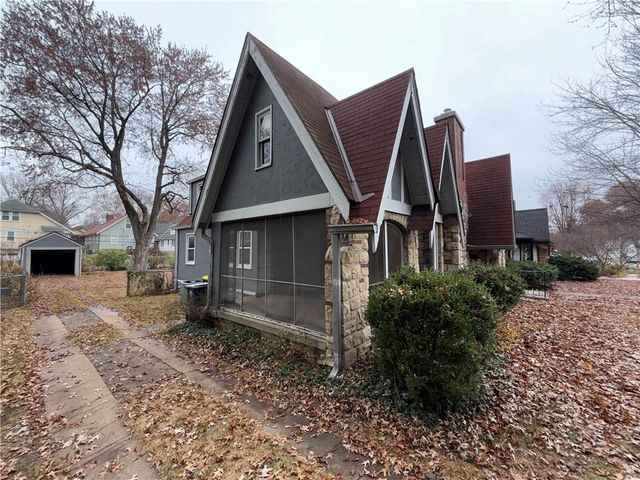 7336 Grand Avenue, Kansas City, MO 64114