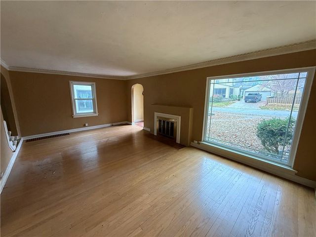 7336 Grand Avenue, Kansas City, MO 64114