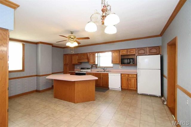 4204 Frank Scott Parkway West, Belleville, IL 62223