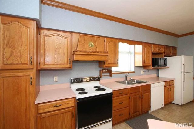 4204 Frank Scott Parkway West, Belleville, IL 62223