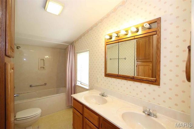 4204 Frank Scott Parkway West, Belleville, IL 62223