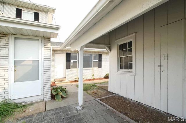 4204 Frank Scott Parkway West, Belleville, IL 62223