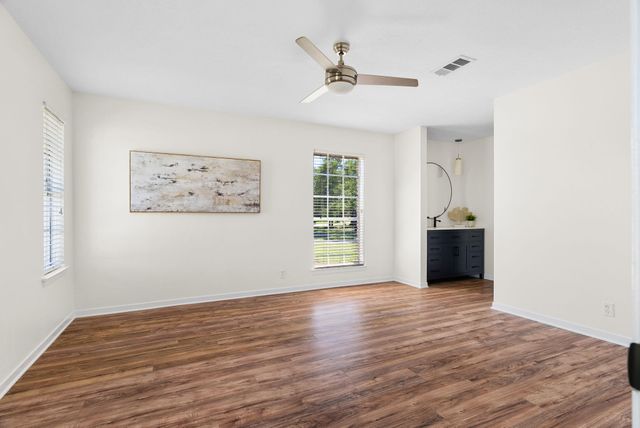 301 Retha DR, Dripping Springs, TX 78620